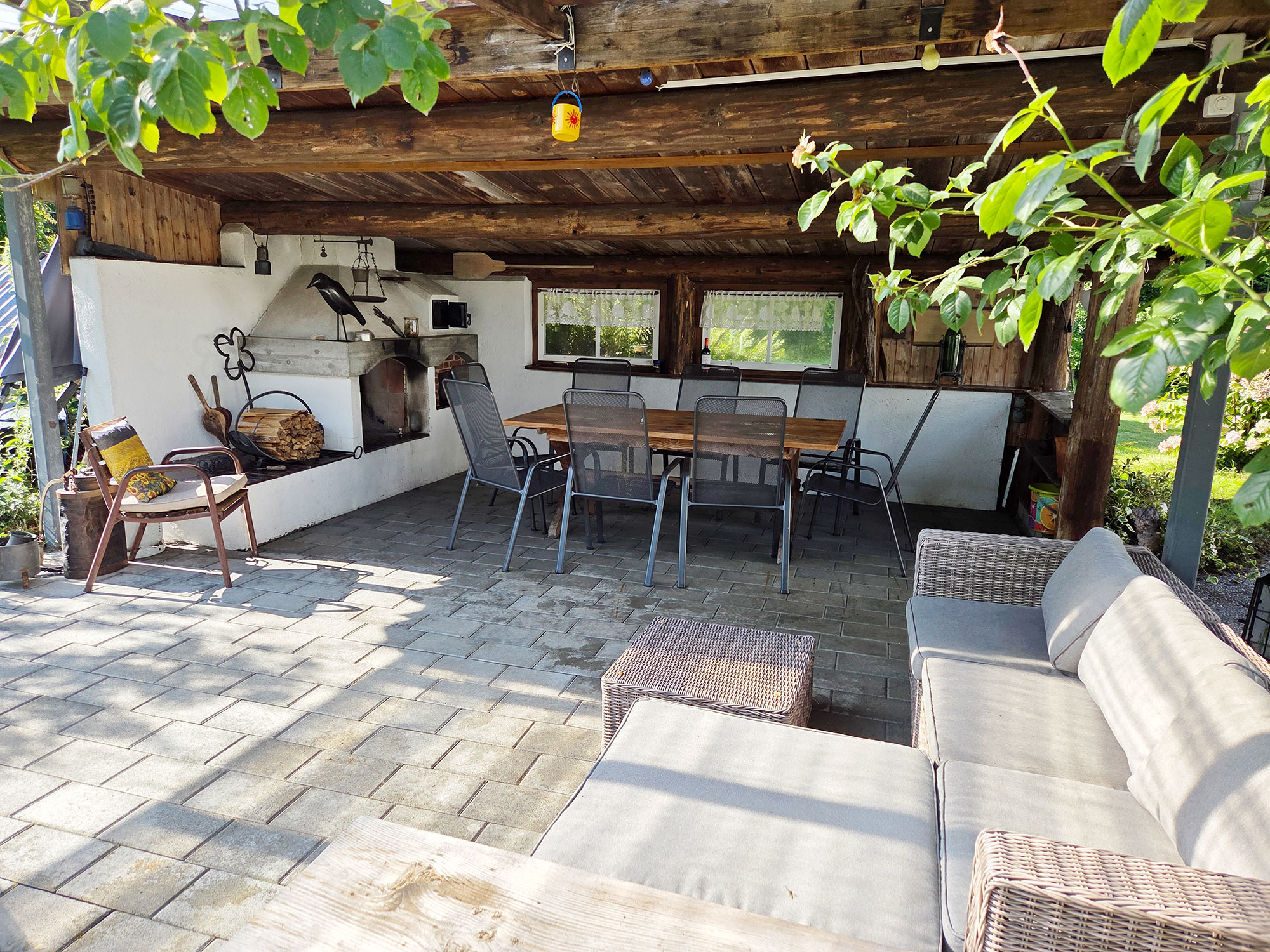Pergola mit Cheminée und Pizzaofen